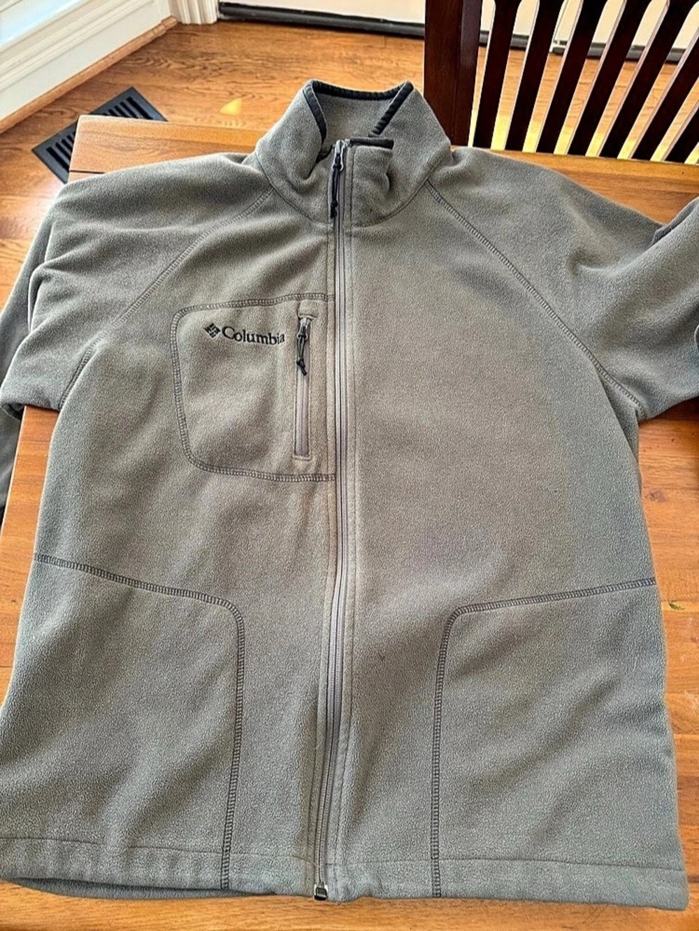 Columbia Sportswear Fleece Jacket Small Gray Full Zip Chest Pocket Gorpcore Sz S